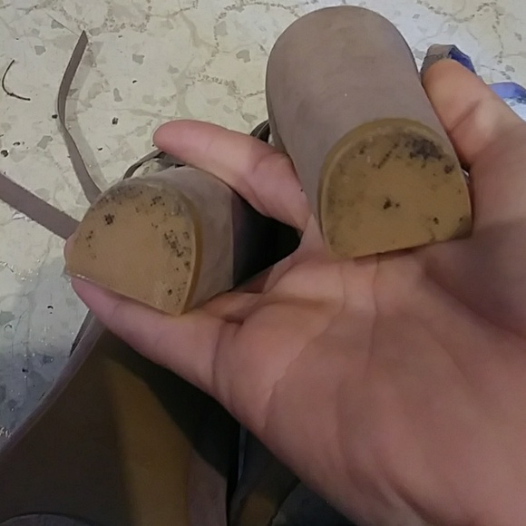 Heels - Picture 7 of 8